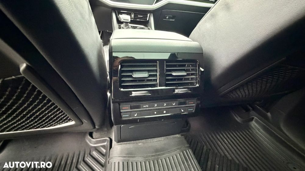 Volkswagen Touareg 3.0 V6 TDI SCR 4Motion Automatik R-Line - 9