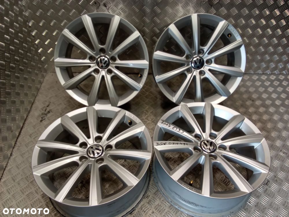 Felgi Vw Passat Arteon Tiguan Sharan T-Roc Golf 7Jx17 et38 5x112 - 1