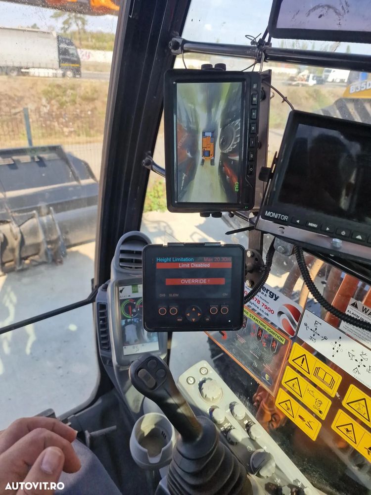 Hitachi ZX225-6, 26,2t, 2021, 2.976h, COMPACT. CUPLA RAPIDA, cupa NOUA, camera spate si laterale, lant 90% ok doar 300h mars, consum mediu 11l/h, ad sapare 7m, motor Isuzu, produs in JAPONIA, revizia efectuata, scaun cu incalzire,CA NOU, PROMOTIE 113.900 EUR - 14