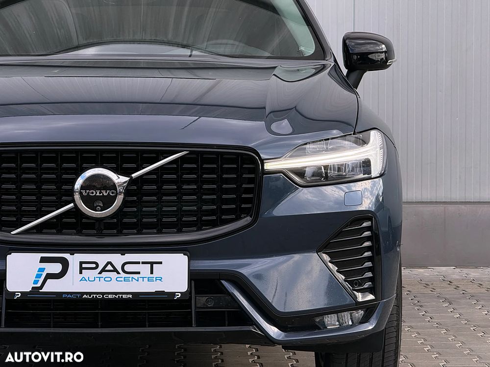 Volvo XC 60 B4 MHEV AT AWD Ultimate Dark - 15