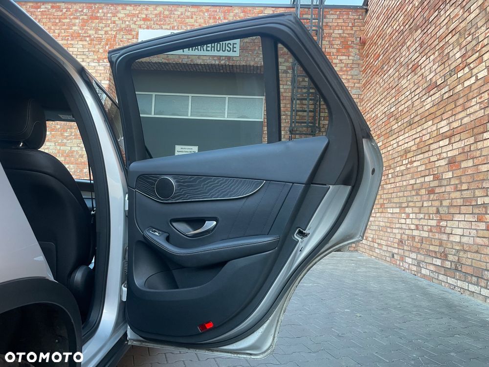 Mercedes-Benz GLC 220 d 4Matic 9G-TRONIC AMG Line - 14