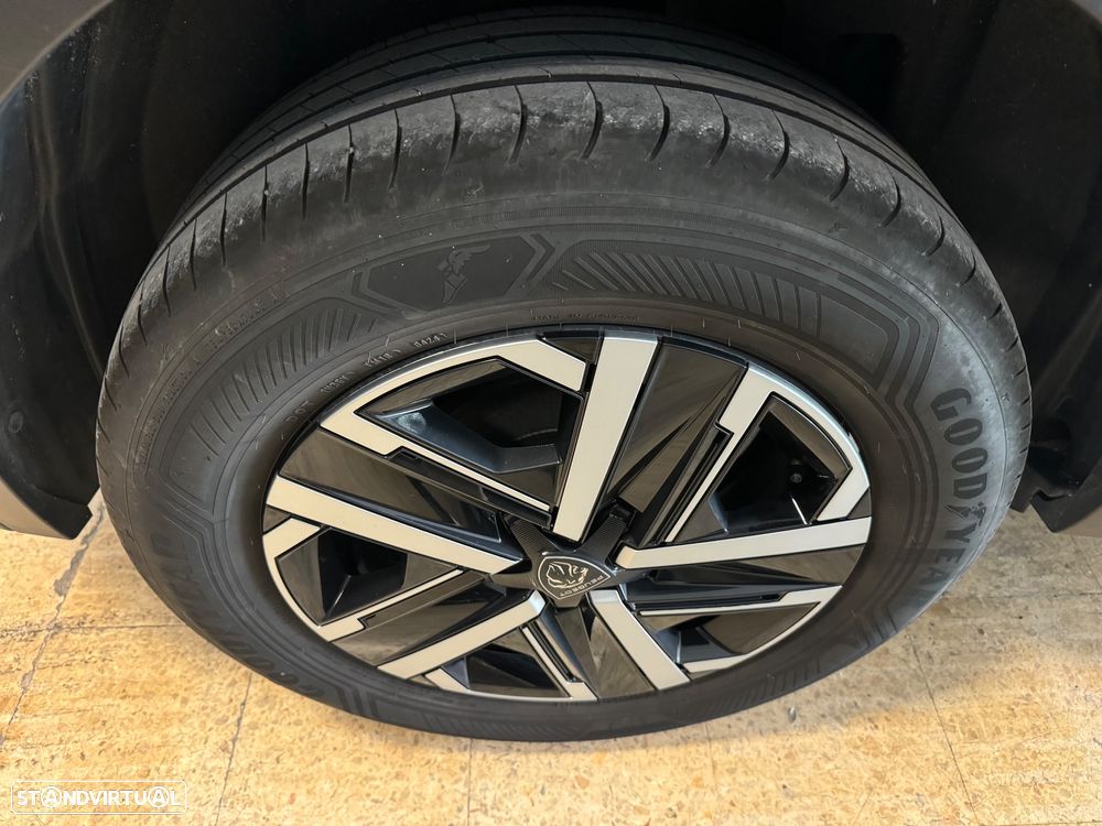 Peugeot 2008 1.2 PureTech Active Pack - 11