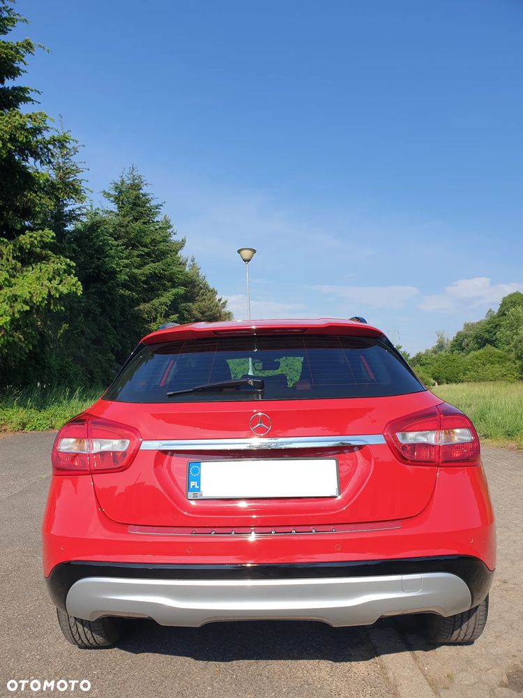 Mercedes-Benz GLA 200 d - 9