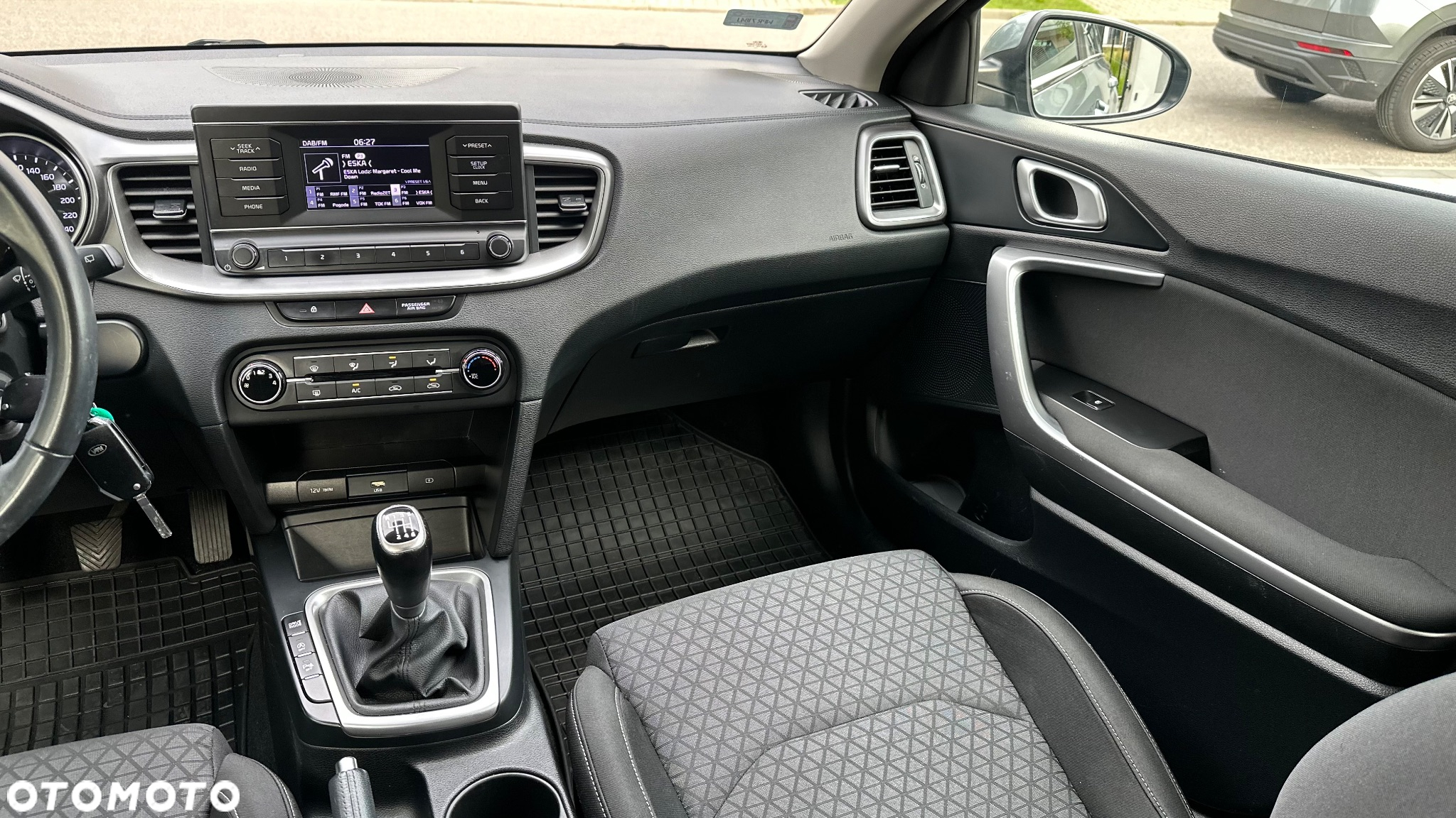 Kia Ceed 1.6 CRDi SCR M - 7