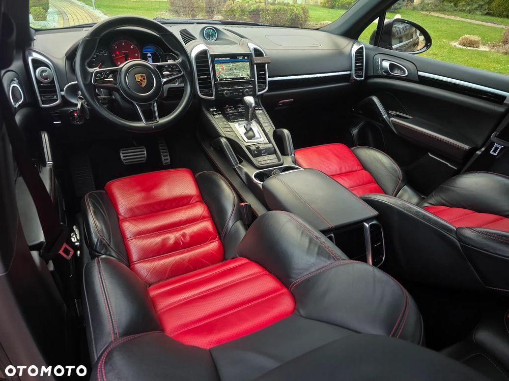 Porsche Cayenne S Diesel Platinum Edition - 18