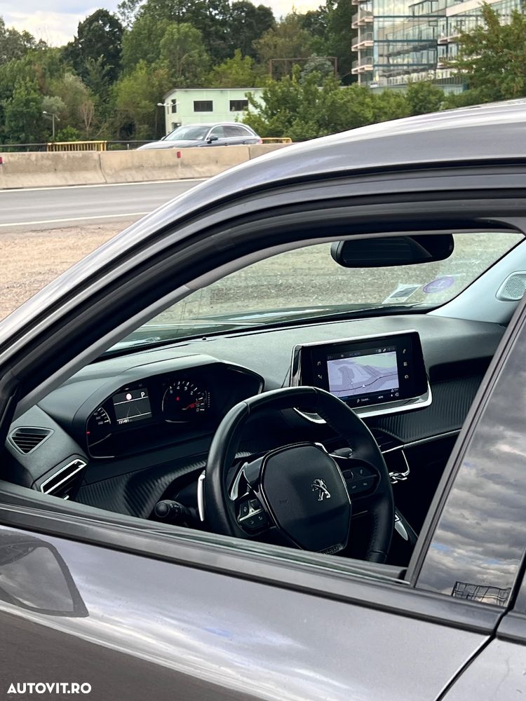 Peugeot 2008 PureTech 130 EAT8 Allure - 17