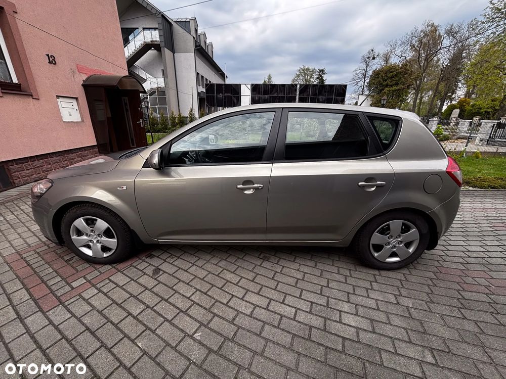 Kia Ceed 1.4 S Euro2012 - 4