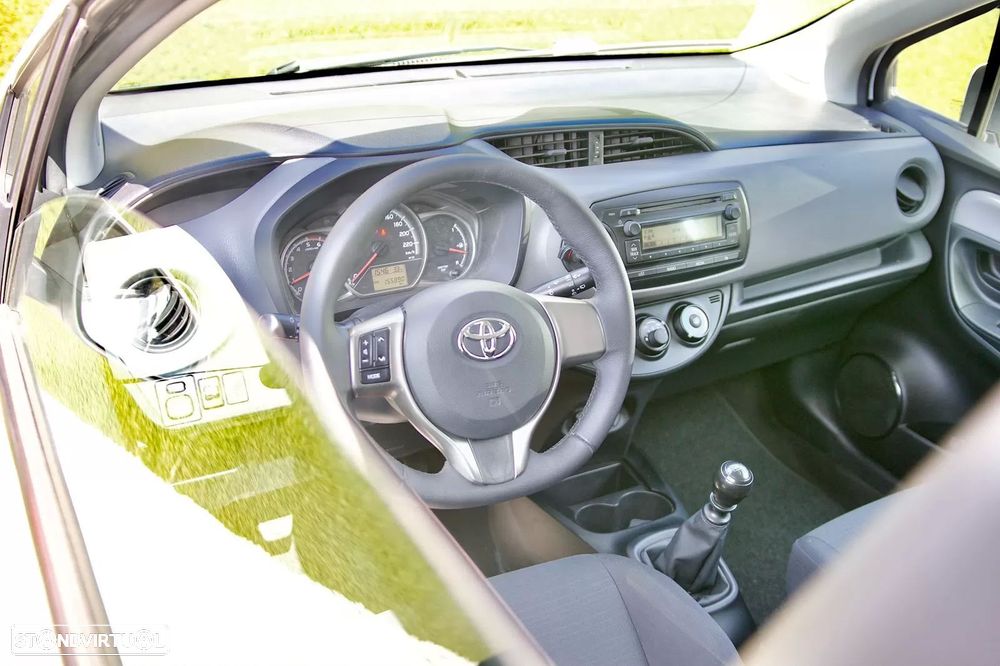 Toyota yaris yaris 1.4d-4d comfort van - 16