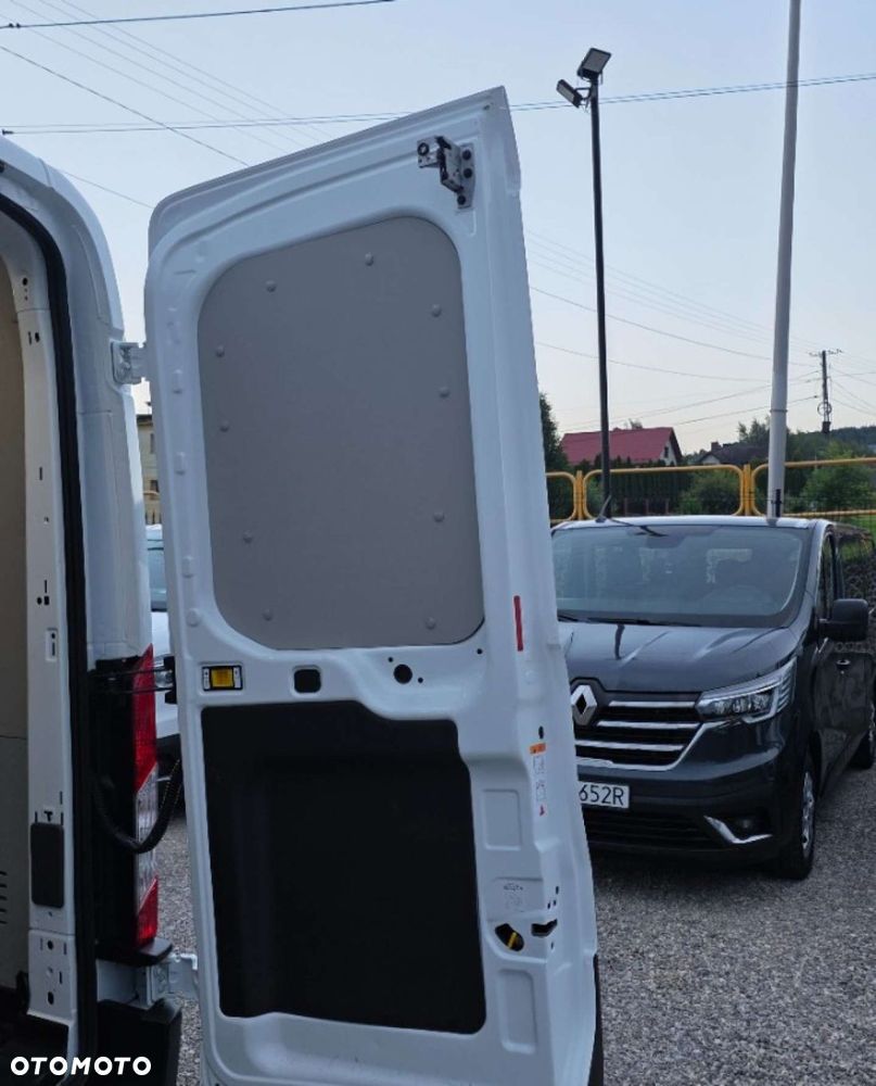 Ford Transit - 32