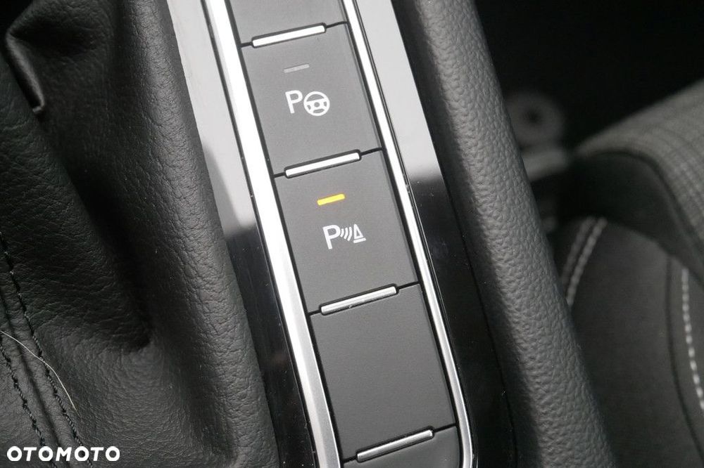 Volkswagen Passat 2.0 TSI Business DSG - 19