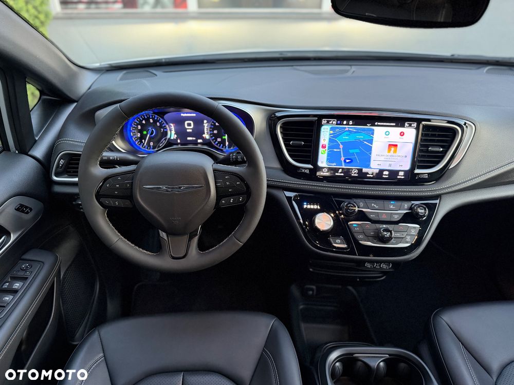 Chrysler Pacifica - 25