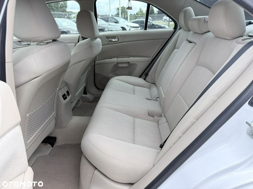 Suzuki Kizashi 2.4 4x4 CVT Sport - 12