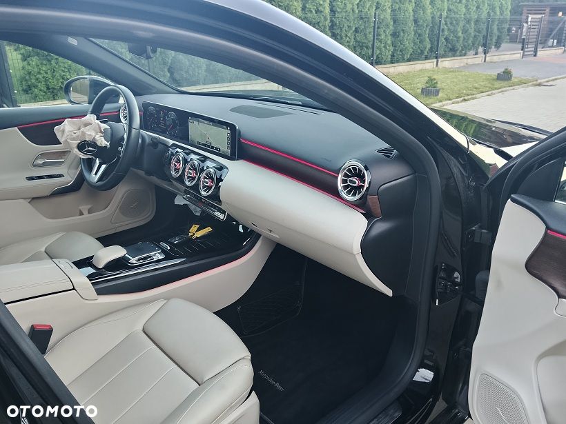 Mercedes-Benz Klasa A 200 7G-DCT Special Edition - 17