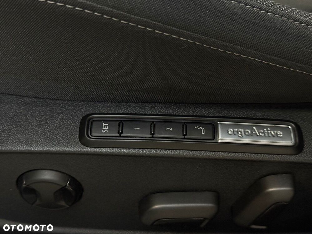 Volkswagen Golf - 21