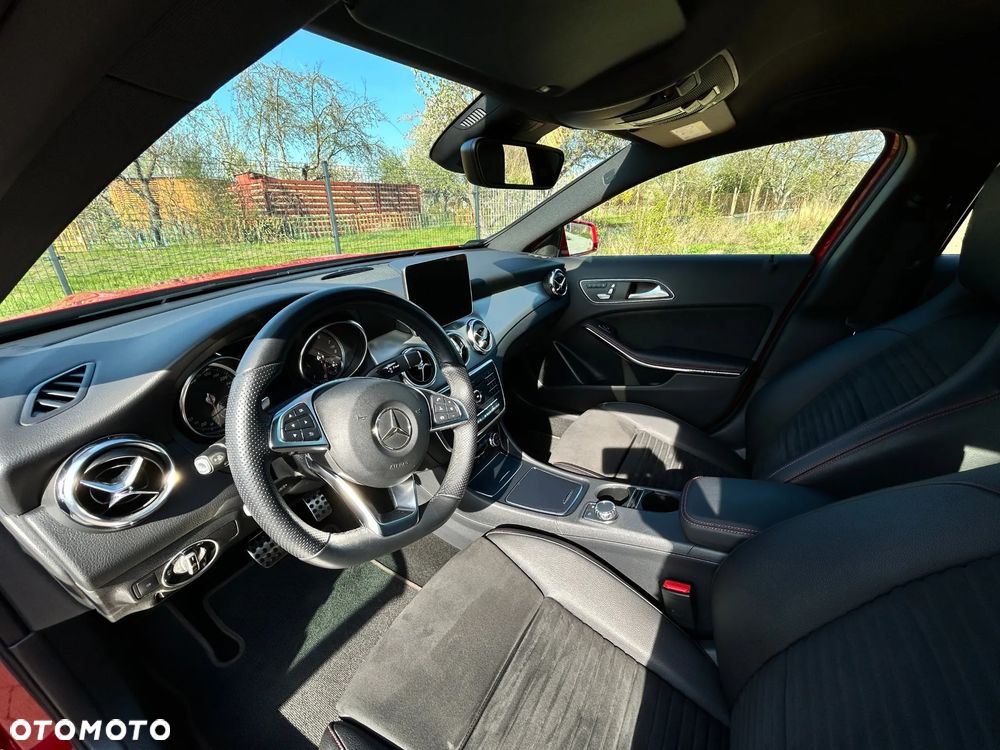 Mercedes-Benz GLA 220 4-Matic - 22