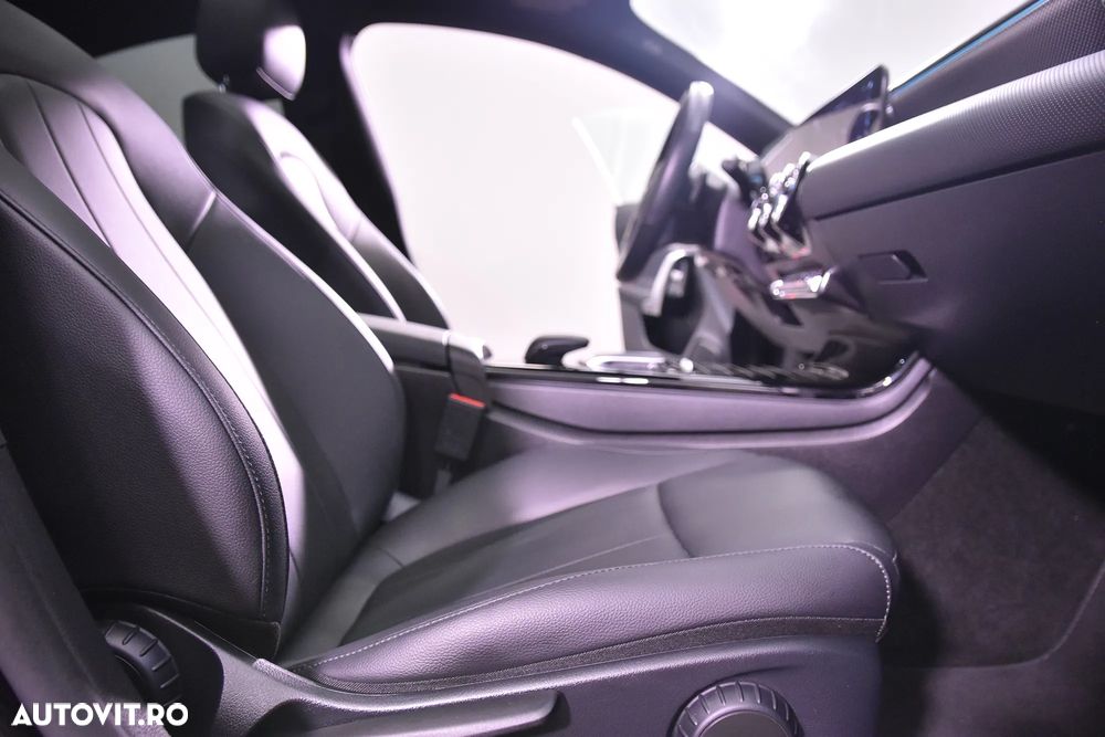 Mercedes-Benz CLA - 11