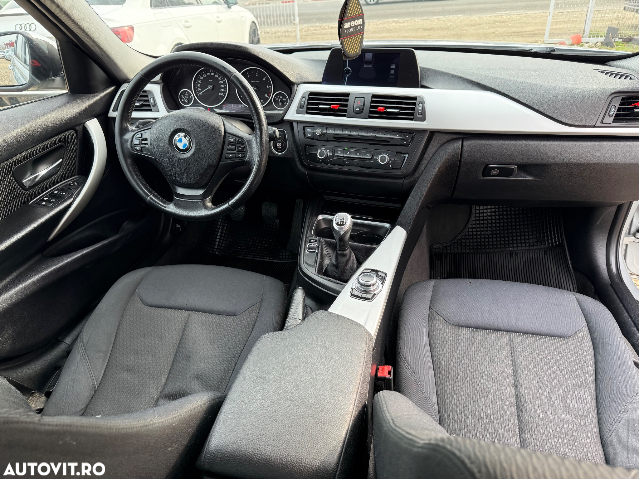 BMW Seria 3 318d Blue Performance - 24