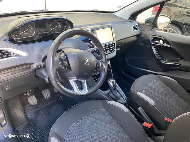 Peugeot 208 1.2 PureTech Style - 6