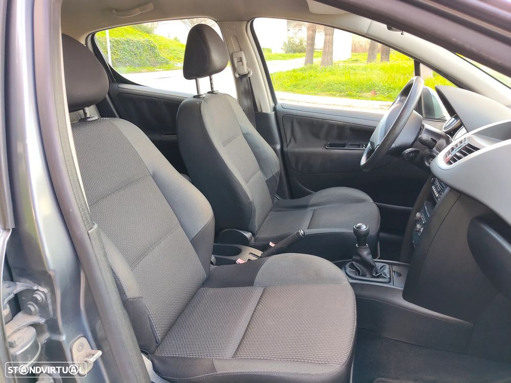 Peugeot 207 1.4 16V SE Millesim 200 Anos - 14