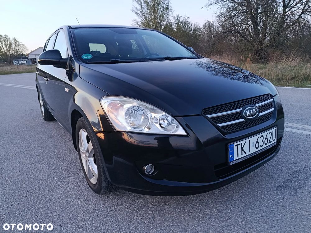 Kia Ceed - 4