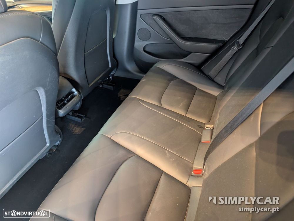 Tesla Model 3 - 7