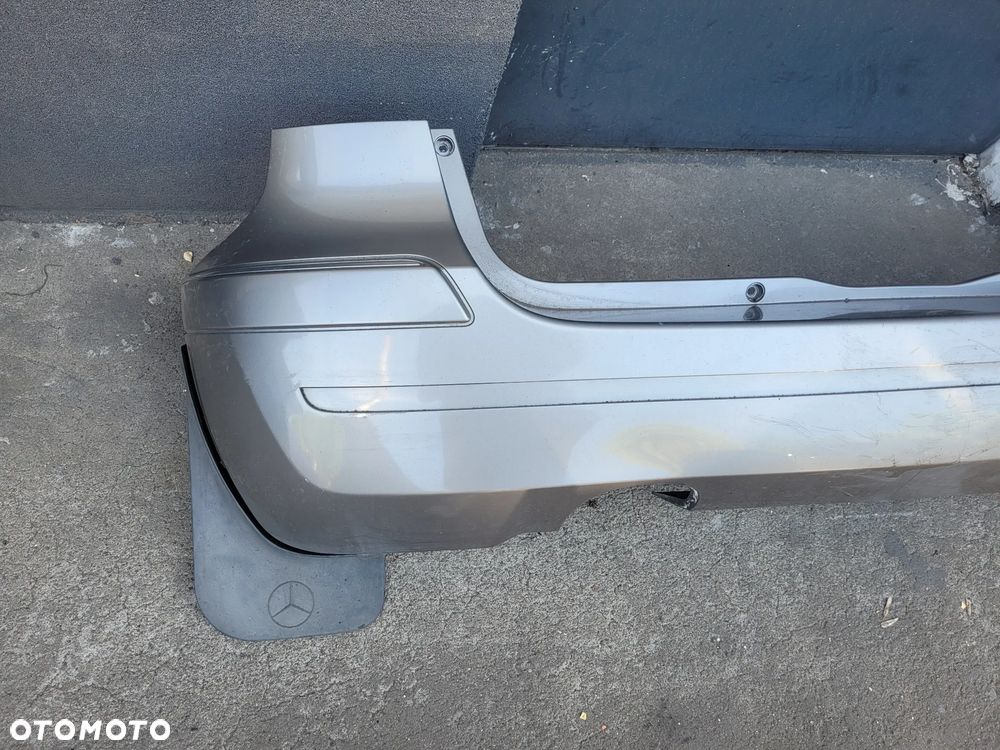 Zderzak tył mercedes w245 Kod lakieru: 748 - 2
