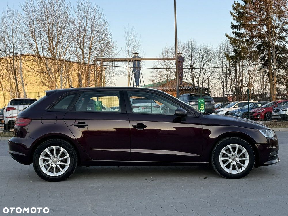 Audi A3 Sportback 1.6 TDI DPF Attraction - 12