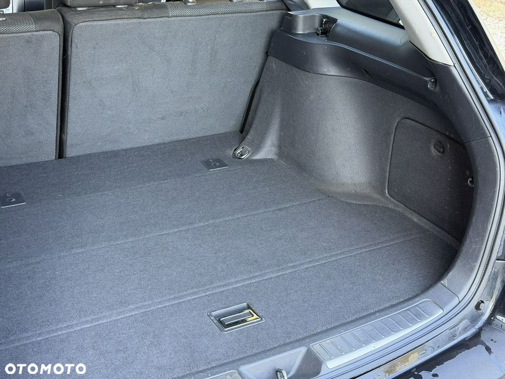 Toyota Avensis - 27