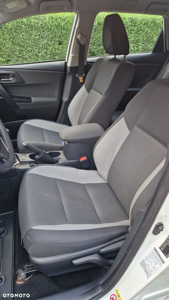 Toyota Auris 1.4 D-4D Active - 7