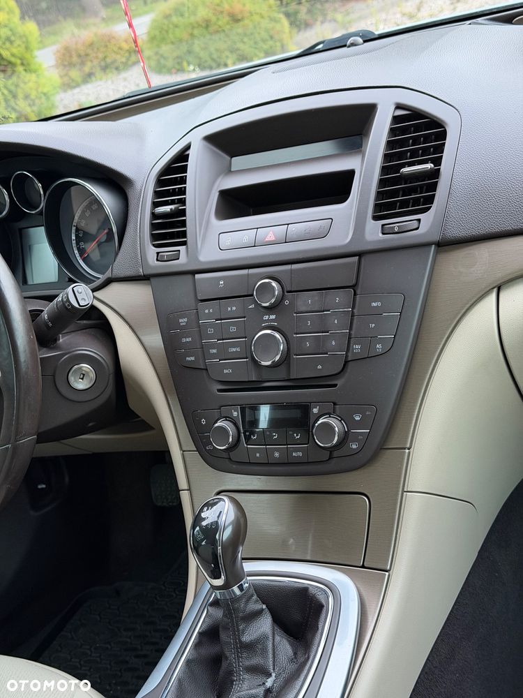 Opel Insignia 1.8 - 9