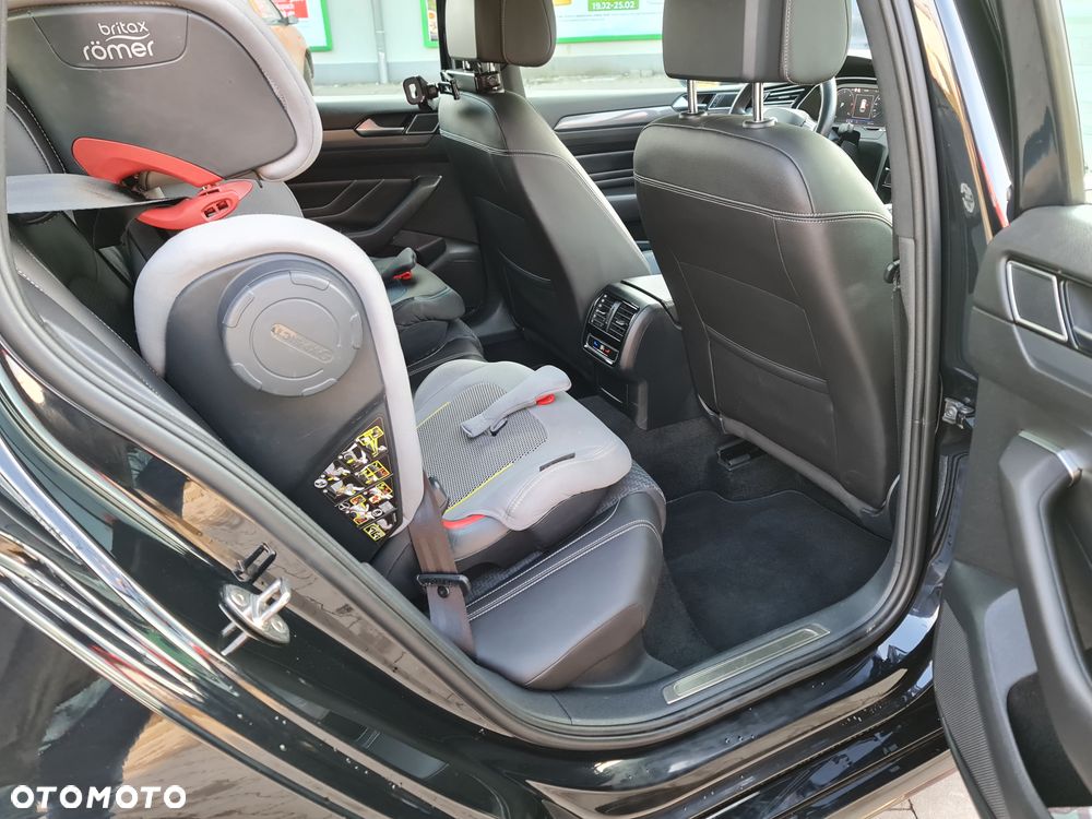 Volkswagen Passat - 13