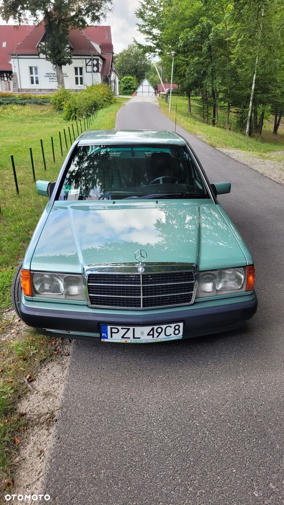 Mercedes-Benz W201 (190) - 2