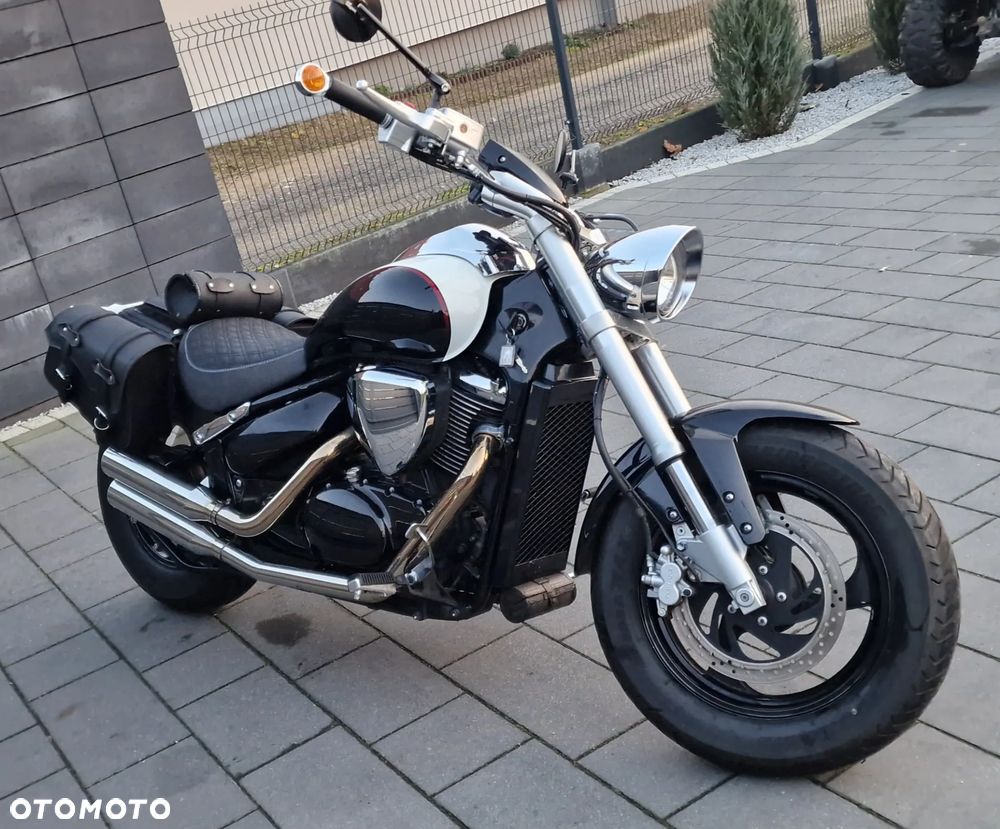 Suzuki Intruder - 14