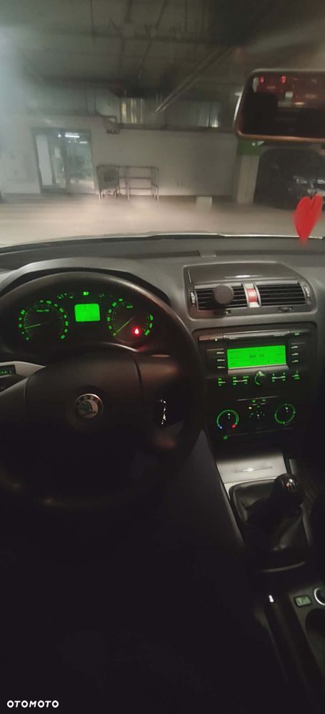 Skoda Octavia 2.0 FSI Ambiente - 10
