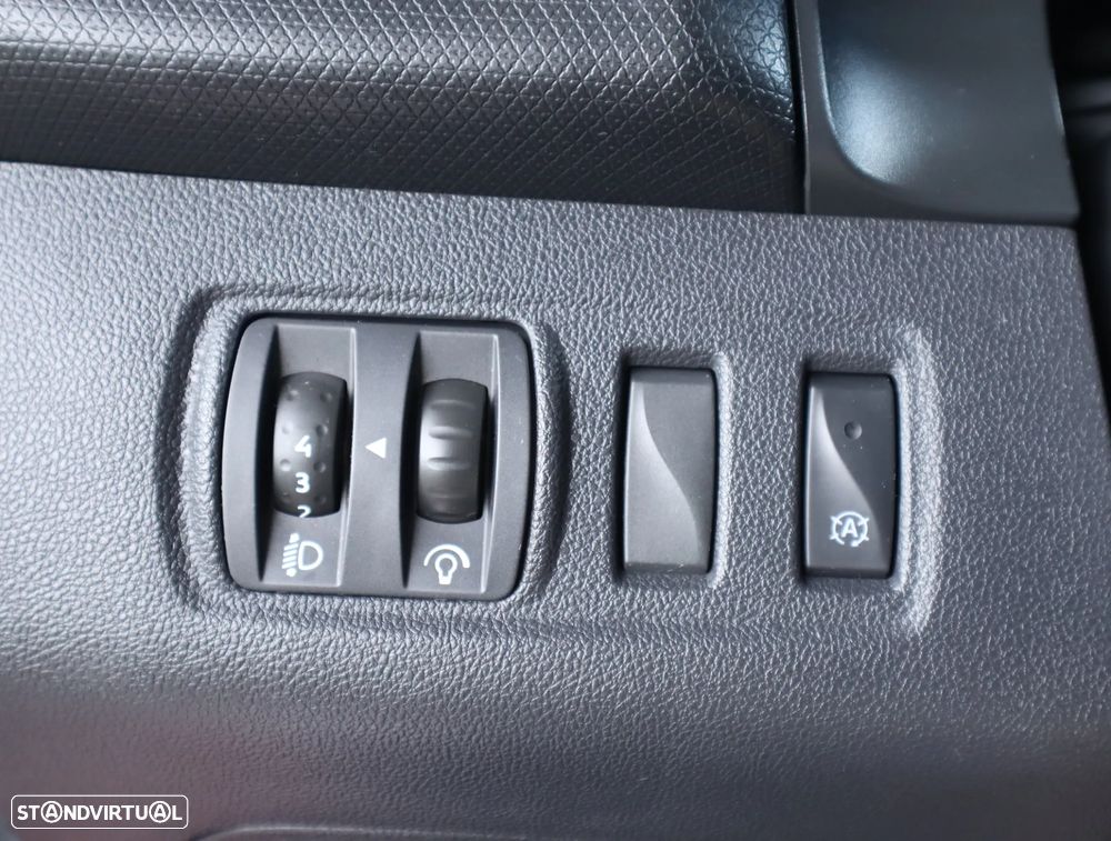 Renault Clio 0.9 TCe Limited Bi-Fuel - 29