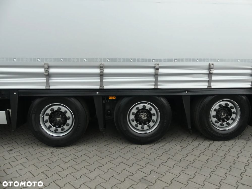 Schmitz Cargobull MEGA / FIRANKA / OŚ PODNOSZONA / OGUMIENIE 80% / - 22