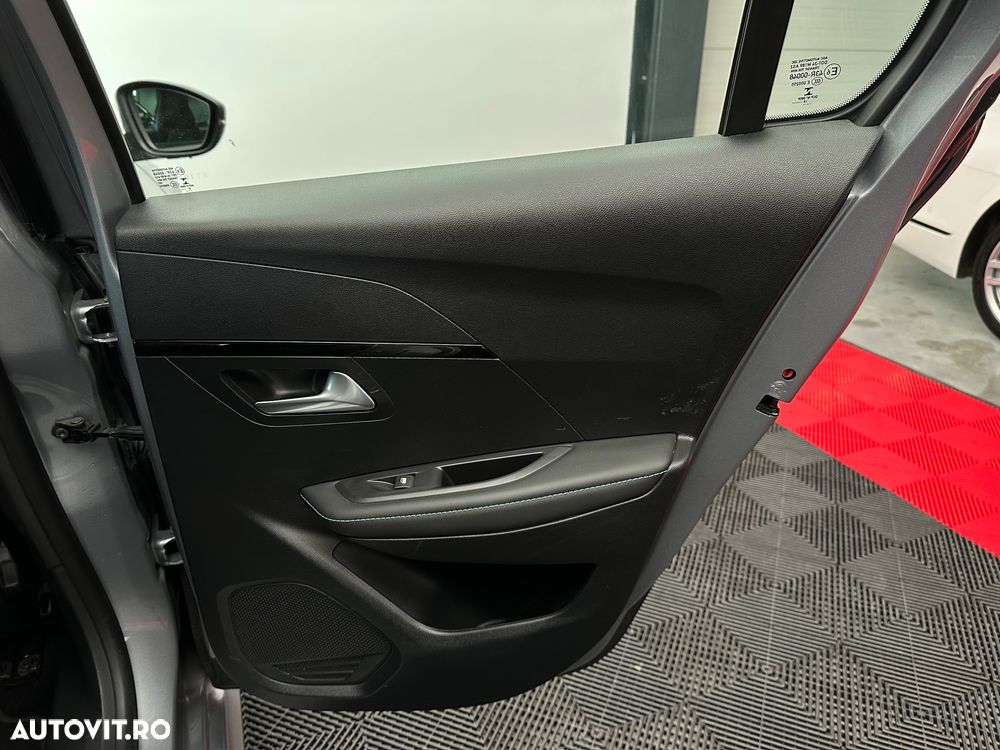 Peugeot 208 1.2 L PureTech STT EAT8 Allure - 24