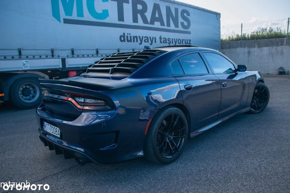 Dodge Challenger - 4