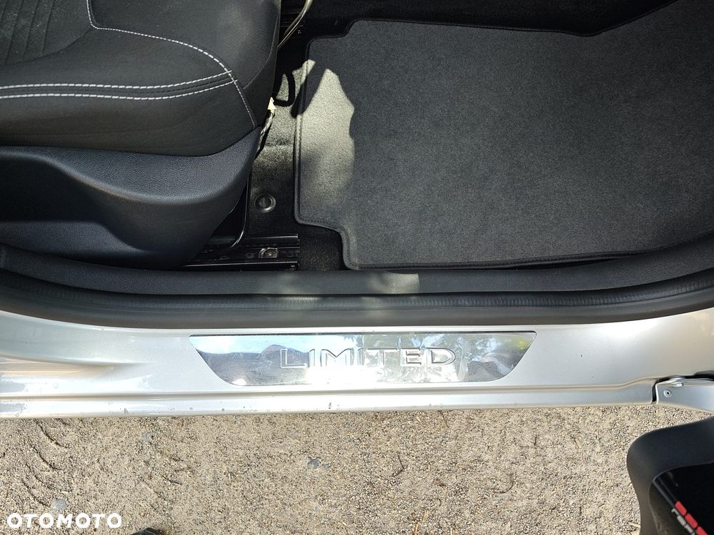 Renault Clio 1.2 16V 75 LIMITED - 12