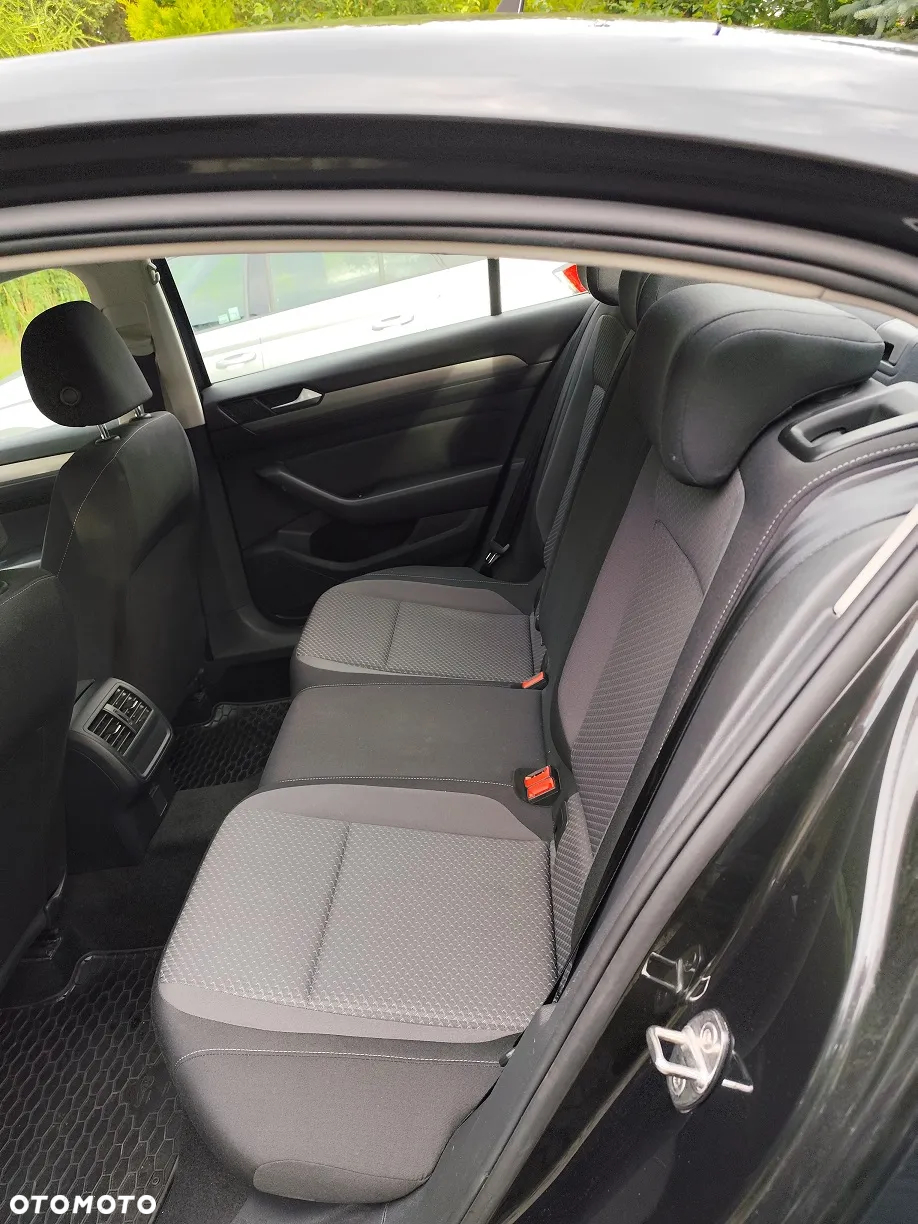 Volkswagen Passat - 20