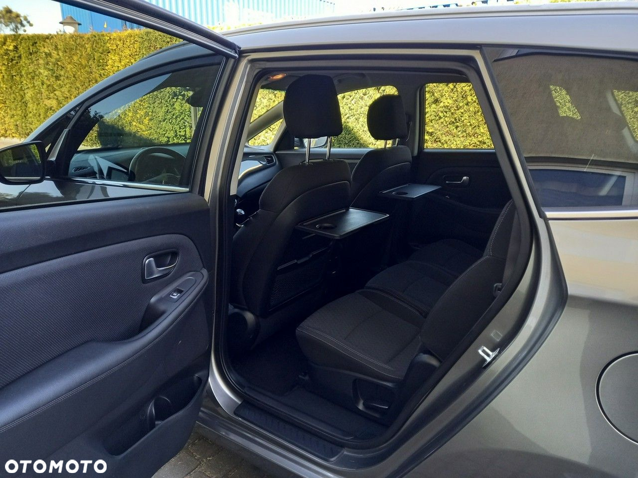Kia Carens 1.6 GDI Dream-Team Edition - 26