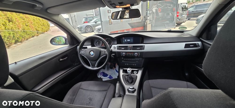 BMW Seria 3 320d DPF - 35