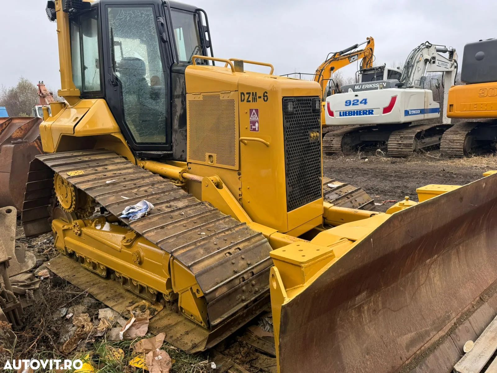 Caterpillar CAT D5N LGP Buldozer - 1