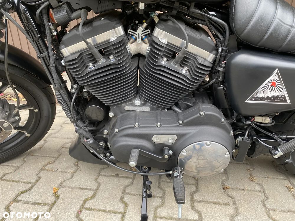 Harley-Davidson Sportster Iron 883 - 3