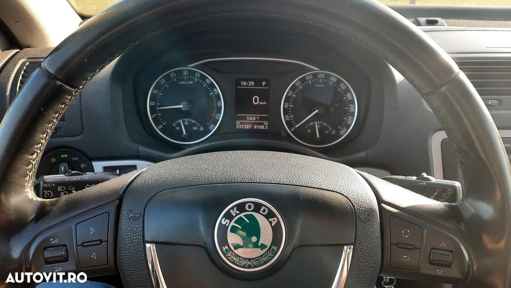 Skoda Octavia 1.6 TDI DPF DSG Elegance - 11