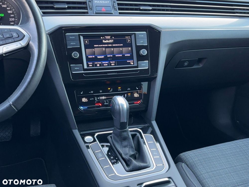 Volkswagen Passat Variant - 18