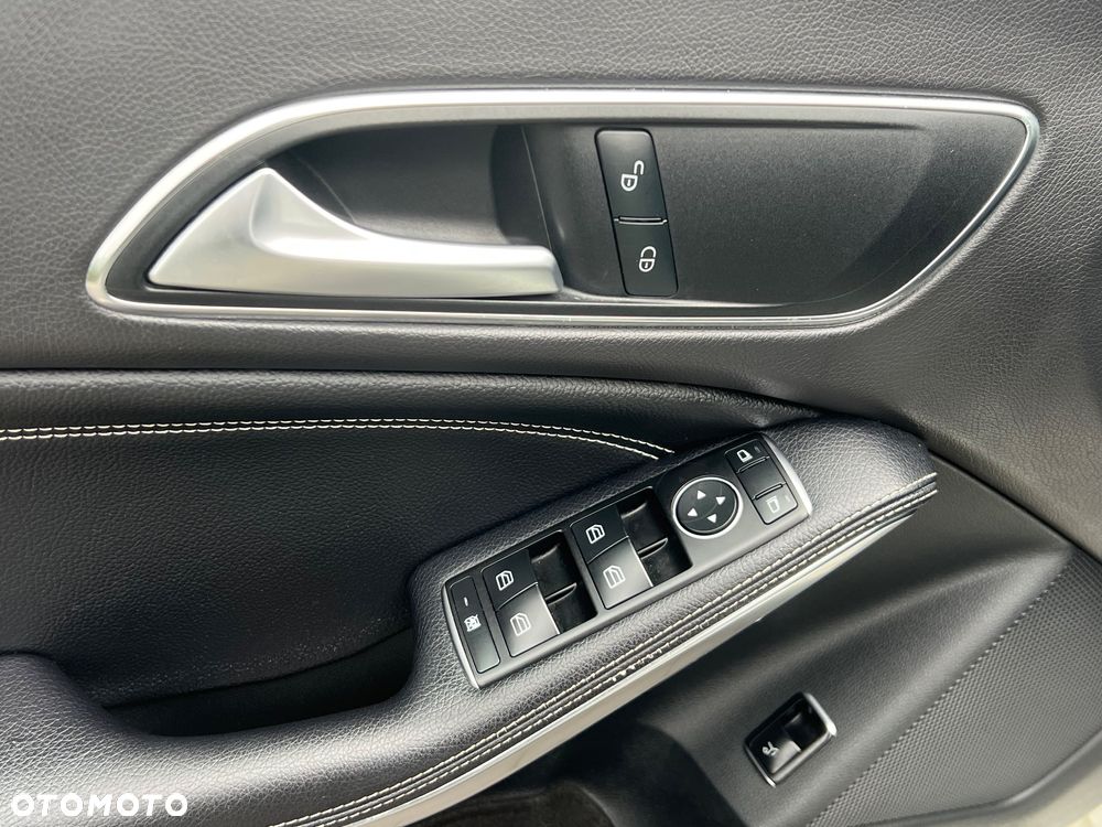 Mercedes-Benz CLA Shooting Brake 200 7G-DCT - 22