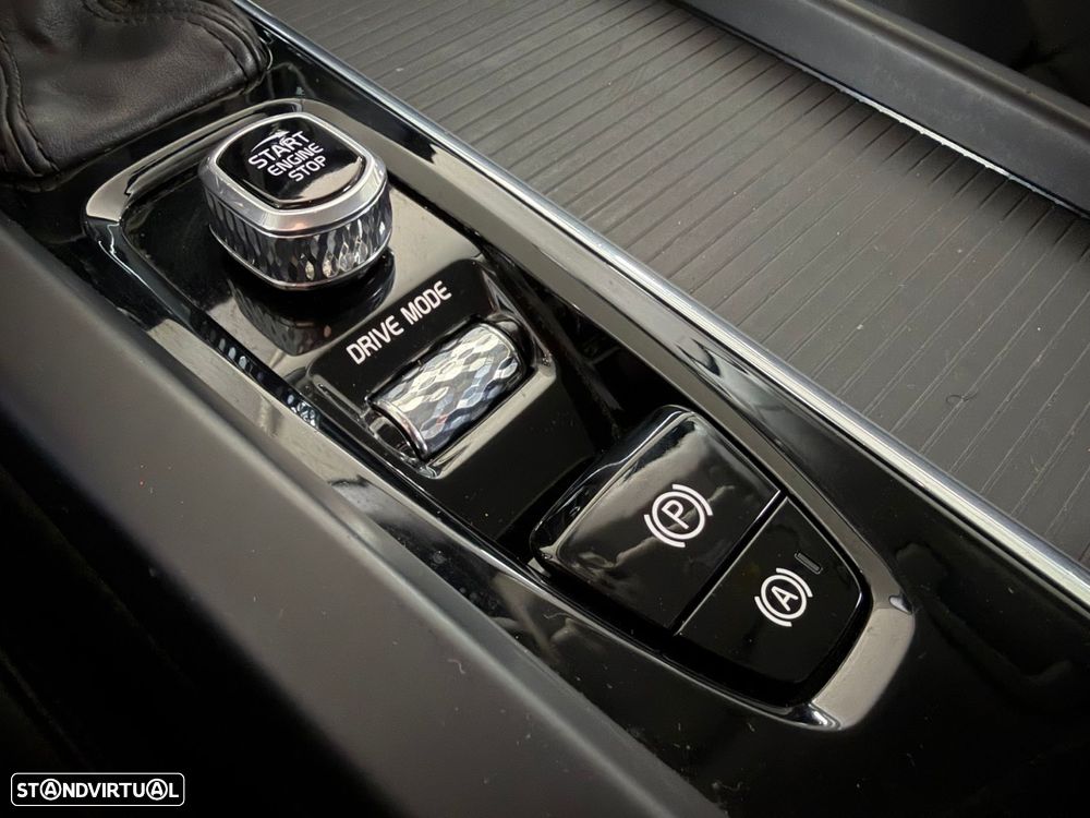 Volvo XC 60 2.0 D4 Momentum Plus Geartronic - 17