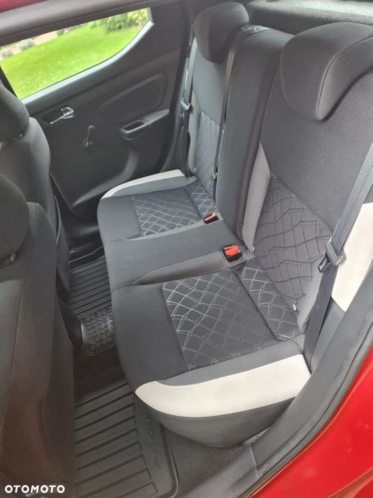 Nissan Micra - 16