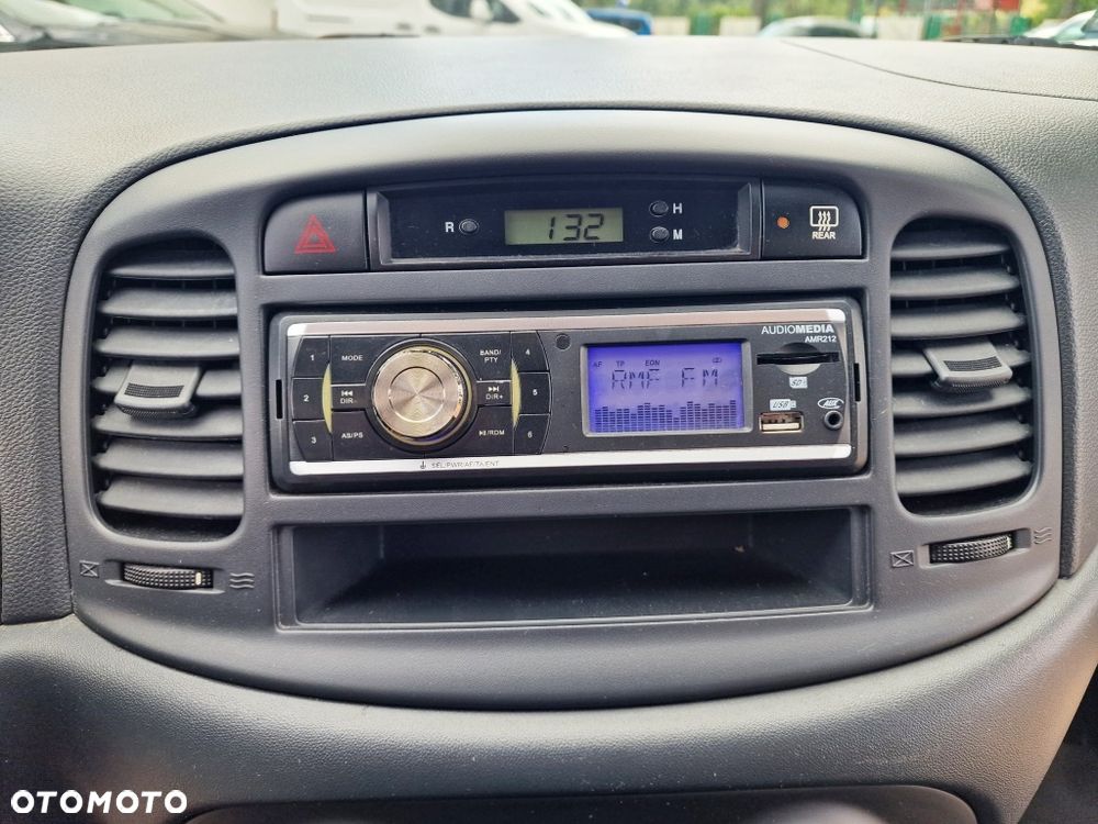 Hyundai Accent 1.6 Style A/C - 32